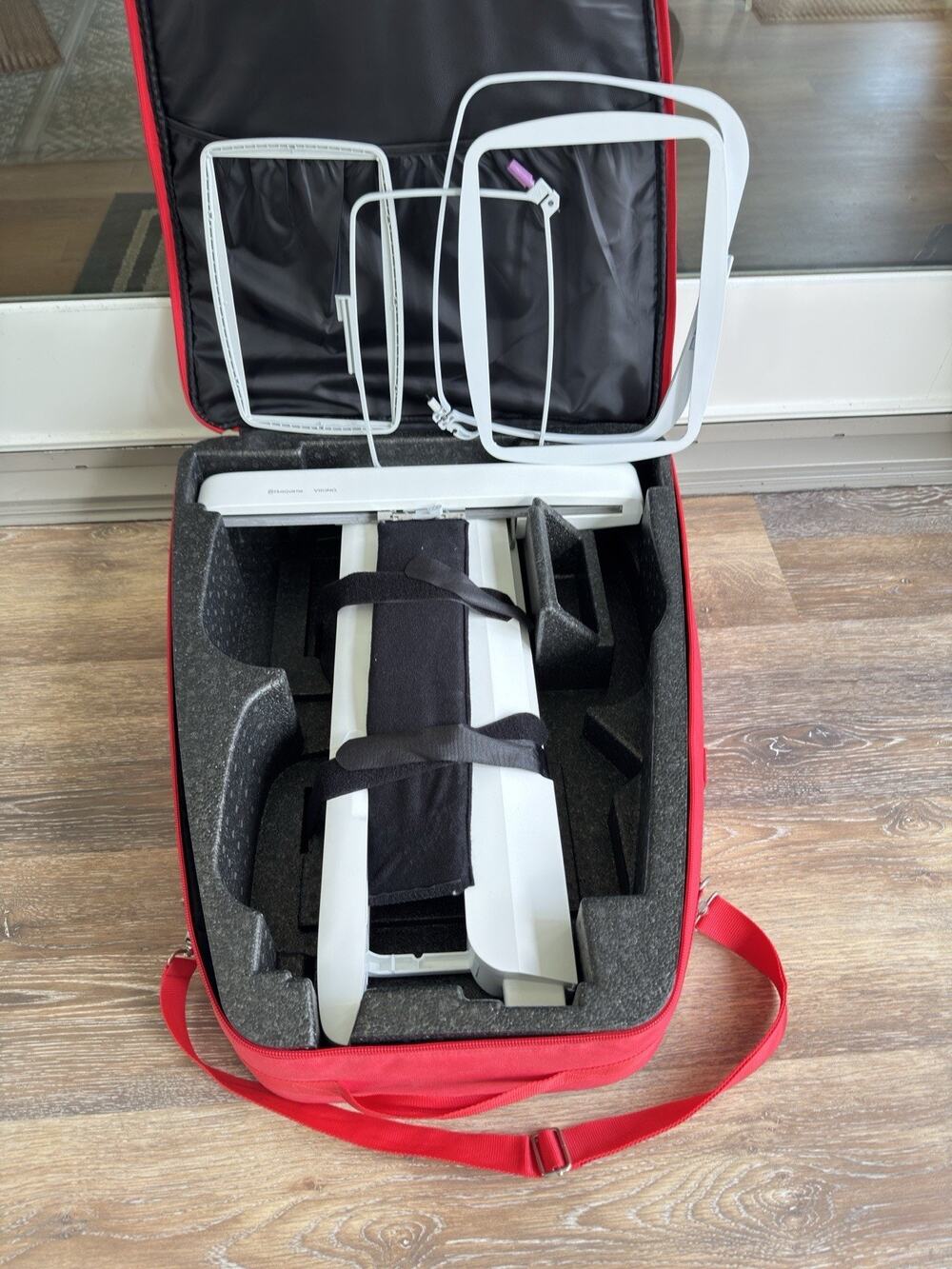 Husqvarna Viking Embroidery Arm BE 17 VSMAB with Carrying Case And Hoops